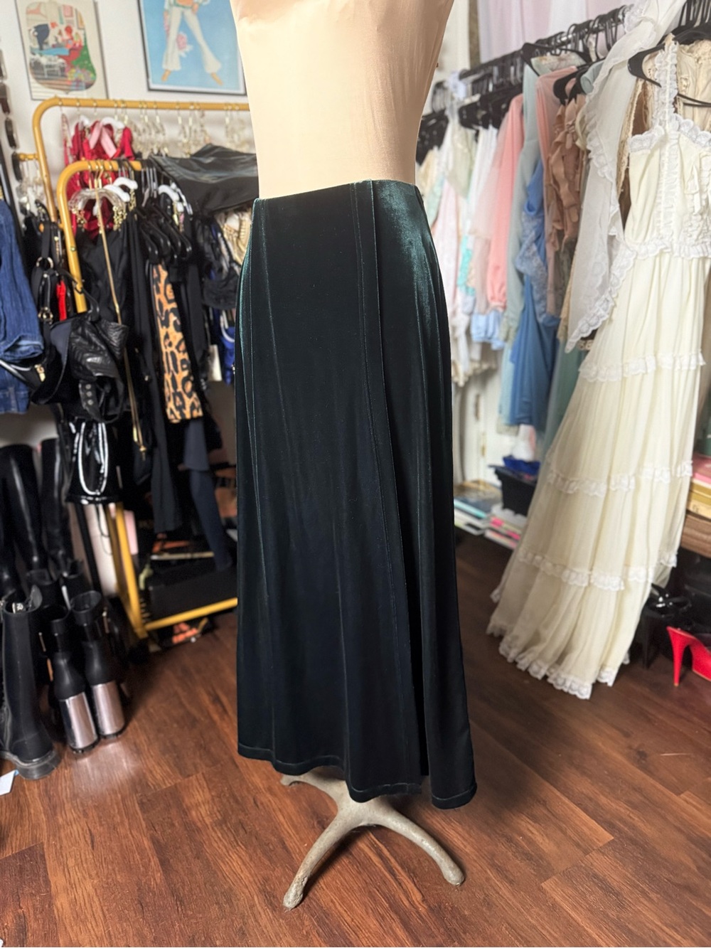 Vintage Y2K 1990’s Dark Green Velvet A-Line Skirt Fairycore Whimsigoth Goth